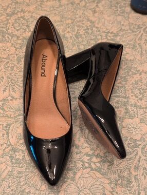 **ABOUND Black Patent Leather Pointed Toe Block Heel Pumps Women’s Classic Chic*